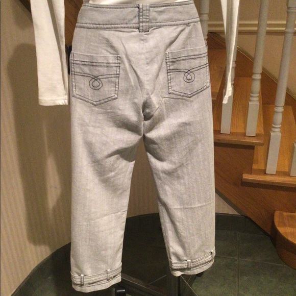 Light grey capris a faded jean look - Picture 5 of 5